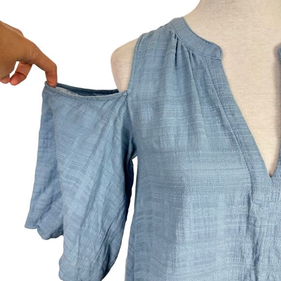 BCBGMaxazria | Elin Blue Cold Shoulder Textured Cotton Relaxed Fit Top - Picture 7 of 11